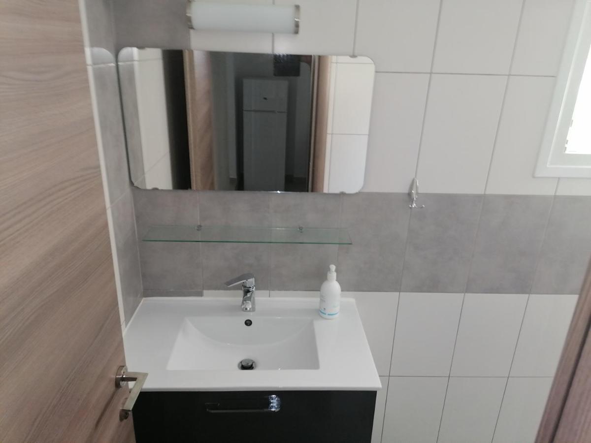 Porto Almira Beachfront House Нікіті Екстер'єр фото